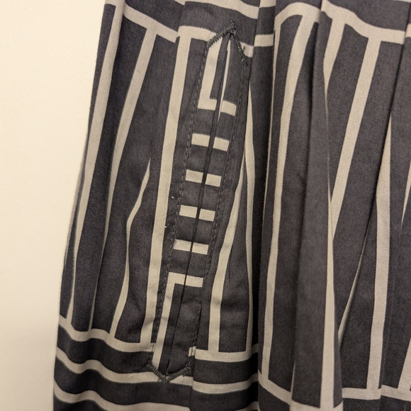 Vero Moda Black and Grey Knee-length Skirt With Pockets - Picture 2 of 10